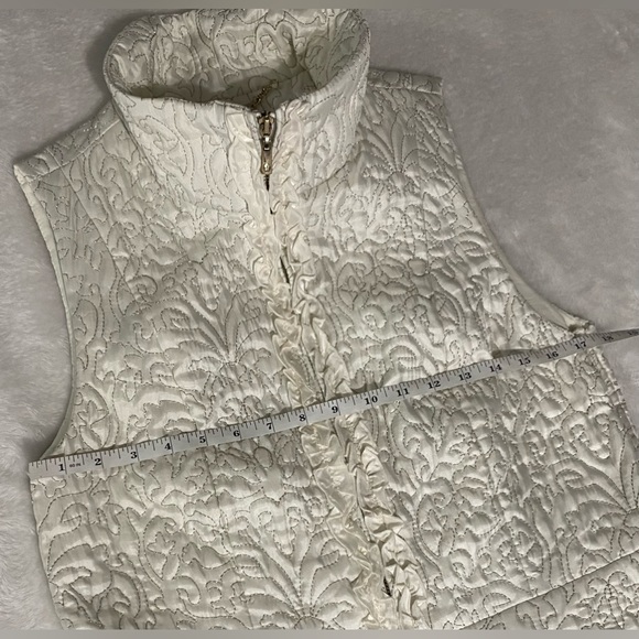White House Black Market Cream and Gold Full Zip Up Vest. Size Large. - Picture 7 of 12